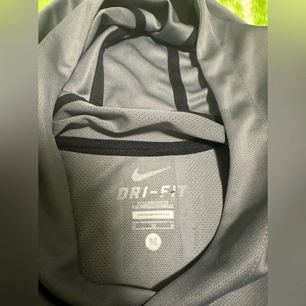 Nike Hoodie Mens M Gray Elite Dri-Fit Pullover Basketball Lightweight 683006-065 - Picture 3 of 8